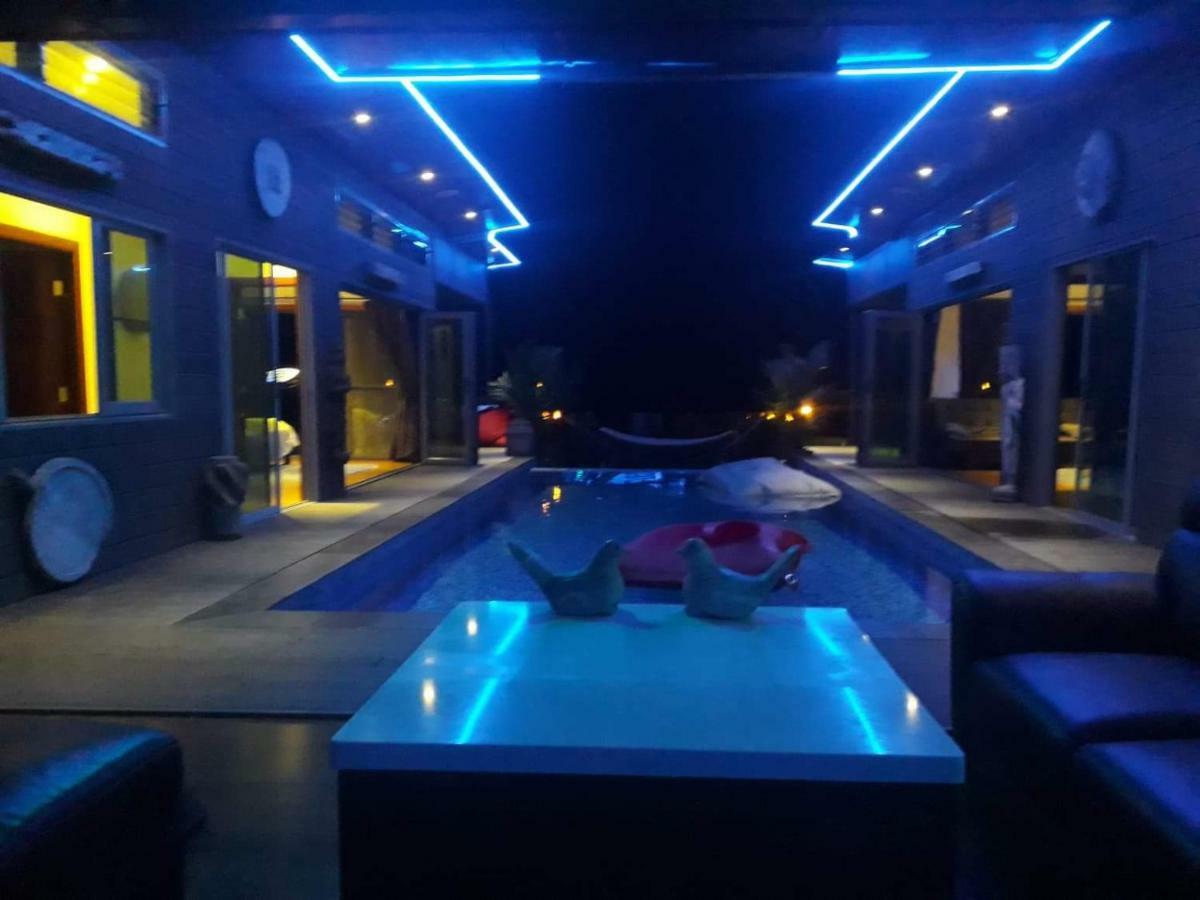 Stunning Villa With Ocean Views And Free Car Lamaj-part Kültér fotó