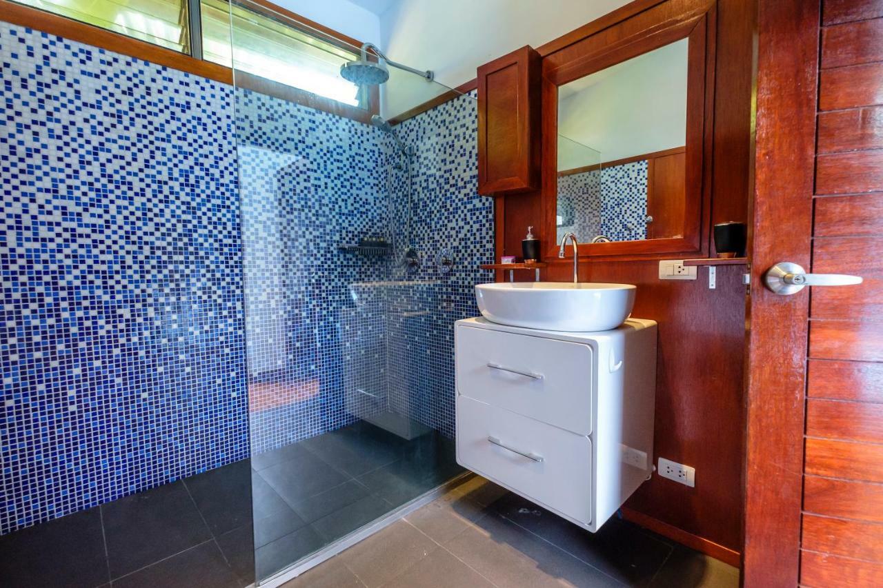 Stunning Villa With Ocean Views And Free Car Lamaj-part Kültér fotó